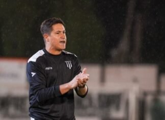 Bombazo en Colón: Minella dejó de ser el entrenador y se acerca su reemplazante