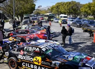 El Turismo Carretera ya giró en las calles de Buenos Aires