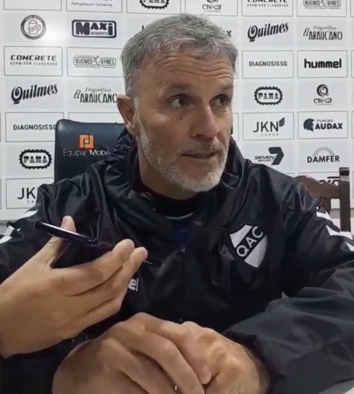 Alfredo Grelak en la presentación de su tercer ciclo en Quilmes.