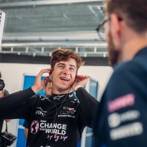 Colapinto no descansó ni en sus vacaciones: su durísimo entrenamiento de cuello