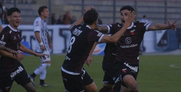 El festejo del Sabalero ante Central Norte.