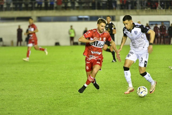 Triunfazo del Gallo en el Oeste (Foto: Prensa Morón)