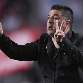 Fue verdugo del River de Gallardo y dejó de ser el técnico de un histórico del Ascenso