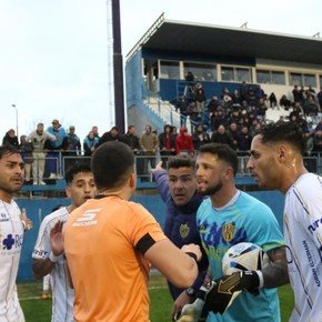 Tras el escándalo con Atlanta, el presidente de Almagro se reunió con el Chiqui Tapia