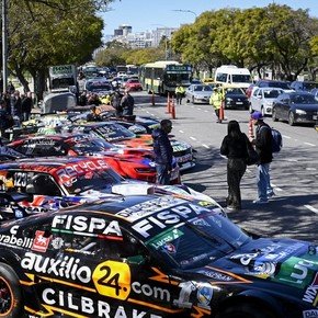 El Turismo Carretera ya giró en las calles de Buenos Aires