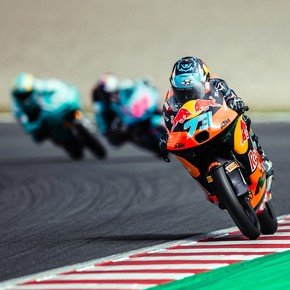 Valentín Perrone quedó ahí nomás del podio en la carrera de Moto3 en Japón