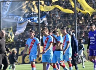 El ocaso de Arsenal: de mirar a todos desde arriba al oscuro presente que lo llevó a la B luego de 33 años