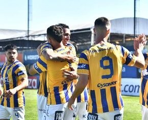 Insólito: agredió a un rival cuando iba a ser reemplazado y lo expulsaron