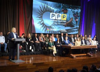 Llaryora presentó una nueva edición del PPP para 15.000 jóvenes