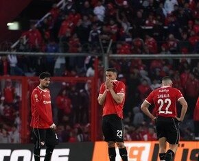 Morón dio un paso en falso y no pudo alcanzar la punta del Nacional