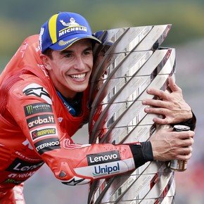 Marc Márquez ganó su noveno título mundial y se subió a un podio histórico