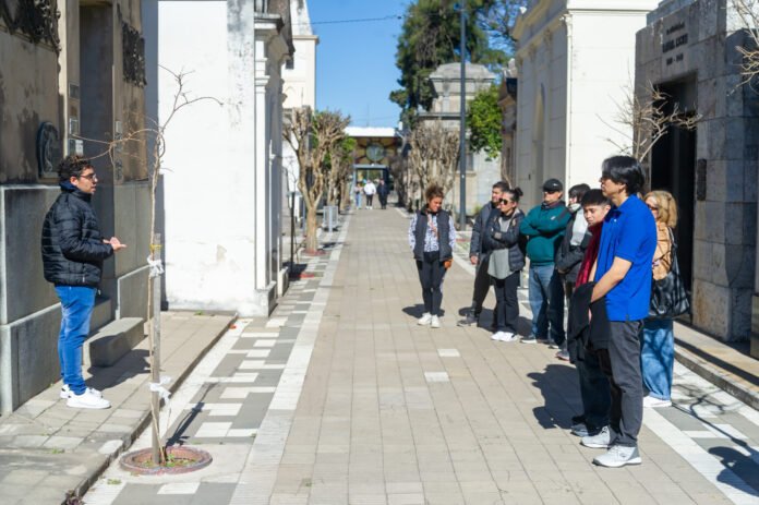 Con dos atractivas propuestas, el Cementerio San Jerónimo despide el mes de octubre