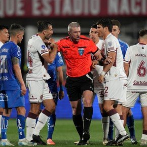Caliente: la U de Chile se lo empató a Lanús con un penal sobre el final