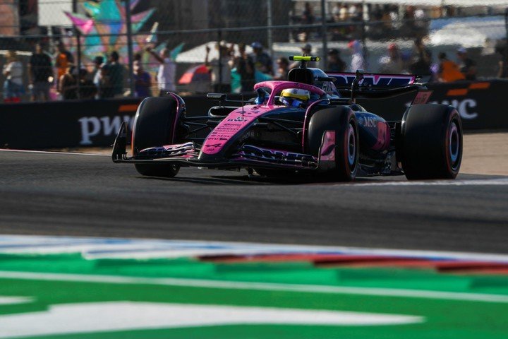 El Alpine de Franco Colapinto en plena acción durante la qualy en Austin. (EFE/EPA/DUSTIN SAFRANEK).