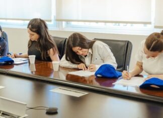 “Transición de la escuela al mundo del trabajo”: la Municipalidad y 20 empresas ofrecieron talleres sobre inserción laboral
