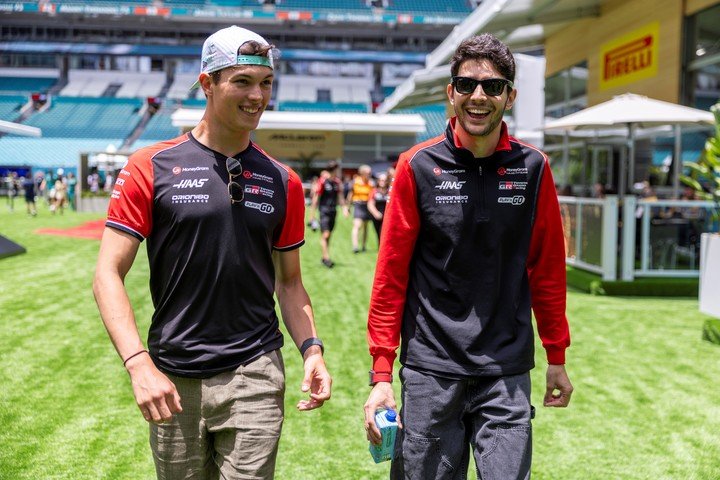 Bearman y Ocon en EE.UU.