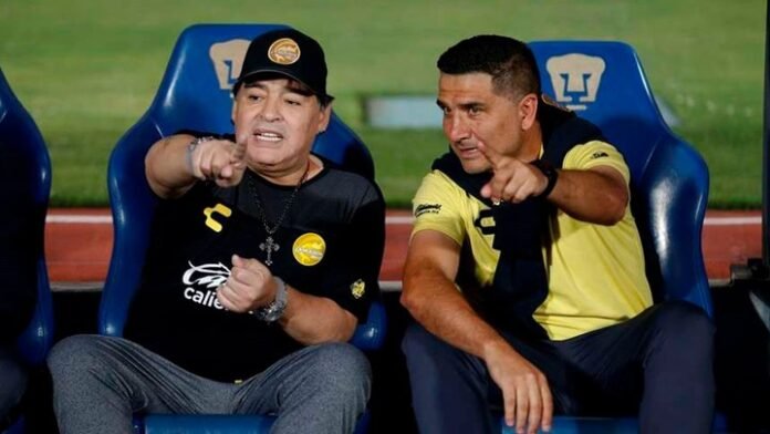 El DT del Nacional que fue ayudante de Maradona, peleó el ascenso y no tiene definido su futuro
