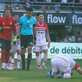 Muslera, lapidario con el arbitraje: "Duele que se decidan partidos tan importantes por errores arbitrales"