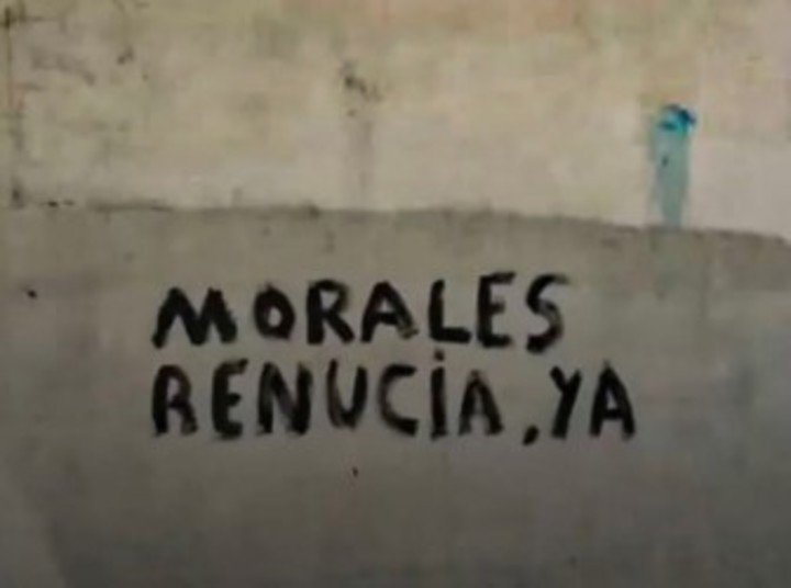 Las pintadas contra Walter Morales, presidente de Gimnasia de Jujuy.