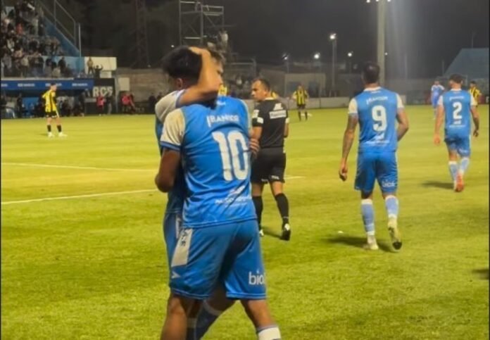 Rugió el León: Estudiantes RC fue más que Deportivo Madryn y se llevó la ida de la final del ascenso a Primera por 2 a 0