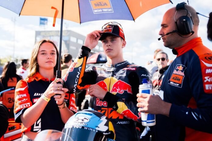 Valentín Perrone cumplió su objetivo y Marco Morelli cerró el año con un buen resultado en el Moto3 en Valencia