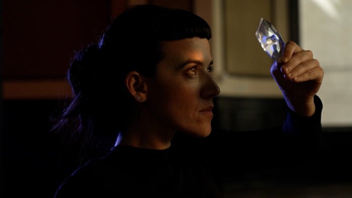 Con dos cruces para explorar entre el arte: narrativas visuales y la práctica editorial en MAC 2025