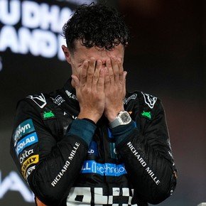 Lando Norris, emocionado hasta las lágrimas tras ganar el título del mundo de la Fórmula 1