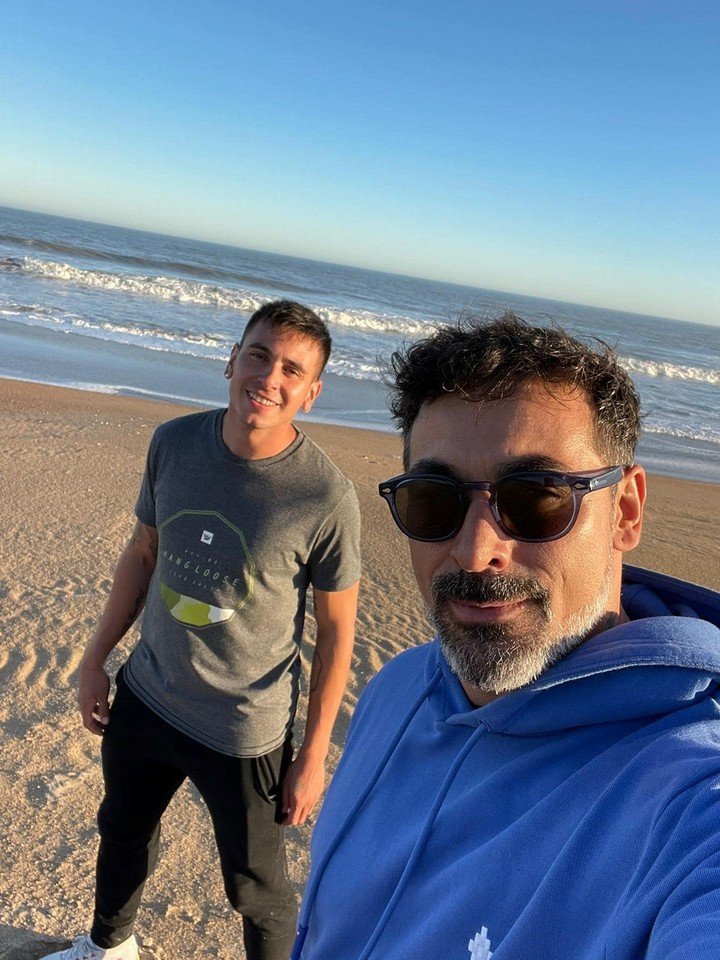 Agustín, junto a su tío Ezequiel Lavezzi