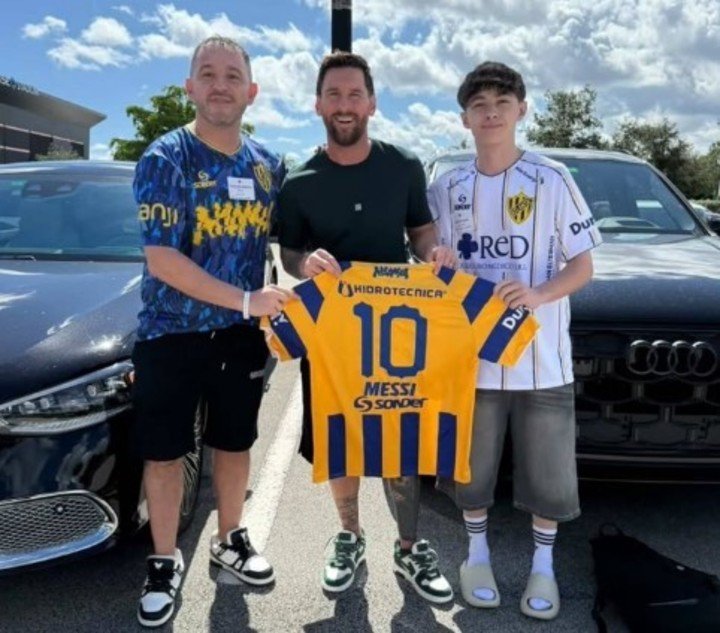 La foto de Messi con la camiseta de Atlanta.