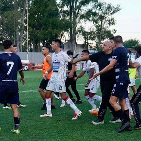 Video: bochornoso final en la definición del segundo ascenso a la Primera Nacional entre Armenio y Acassuso