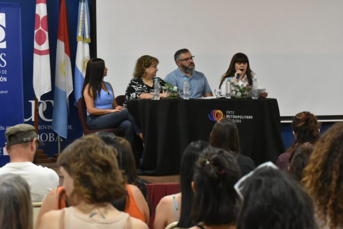 Protección de Derechos en Niñez y Adolescencia: profesionales de 33 localidades participaron de una instancia de formación y cooperación metropolitana