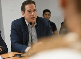 Ariel Aleksandroff: “Están garantizadas todas las vacunas” en la ciudad de Córdoba