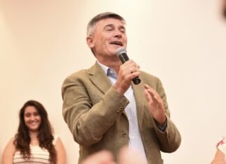 “Codo a Codo”: Passerini hizo entrega de aportes económicos no reintegrables a 48 Centros Vecinales