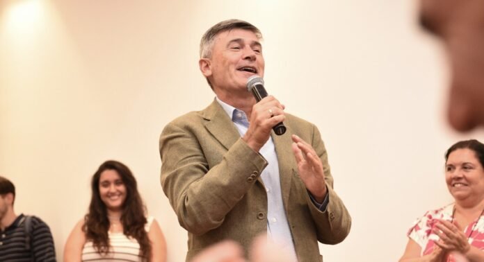 “Codo a Codo”: Passerini hizo entrega de aportes económicos no reintegrables a 48 Centros Vecinales