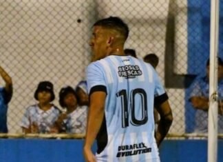 Con la 10 en la espalda, Centurión debutó en Racing de Córdoba