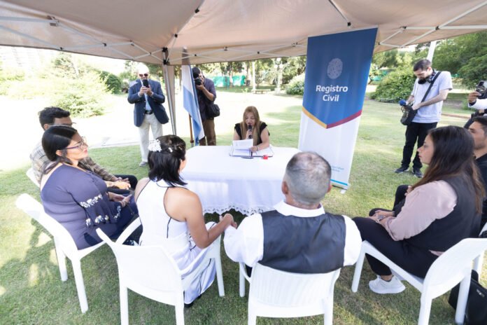 En el Día de los Enamorados, distintos espacios de la ciudad fueron testigos de “Sí, quiero» de 16 parejas
