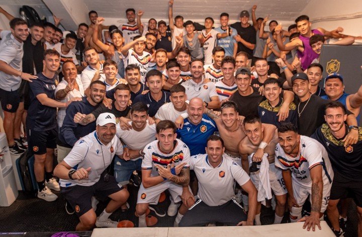 El festejo de Cole tras el 1-0 ante Atlanta.
@Colegiales1908