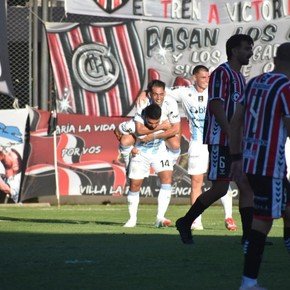 Rafaela le dio otro duro golpe a un Chacarita que no arranca