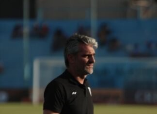 El nuevo entrenador que fue despedido en la Primera Nacional