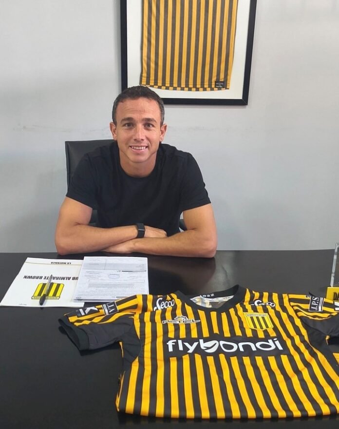 Jugó en Boca, fue subcampeón de la Libertadores y lo presentaron en Almirante Brown