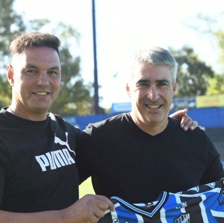 Gabriel Gómez, dejó de ser el técnico de Almagro.