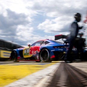 Tragedia en la carrera de Verstappen en Nurburgring: murió un piloto en un accidente múltiple