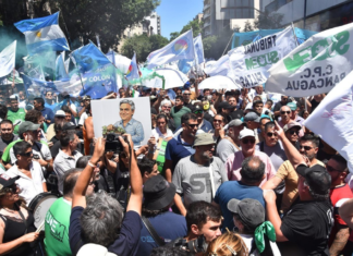 Masiva protesta social en el centro de Córdoba por la continuidad de programas laborales