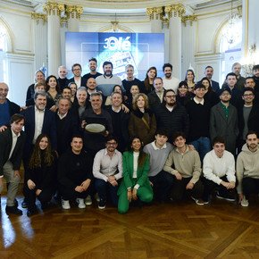 "Gracias", Olé en el reconocimiento de la Legislatura en el Salón Dorado