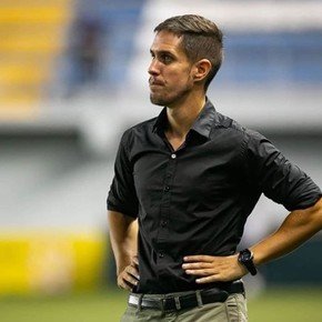 Otro técnico afuera en la Primera Nacional 