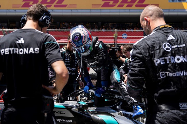 Antonelli venía de ganar cinco carreras seguidas. Abandonó. (EFE/ Siu Wu)