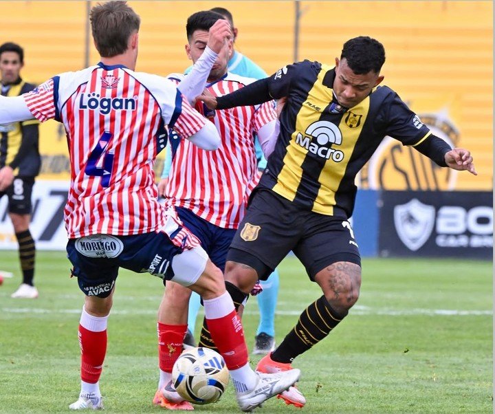 El encuentro entre Los Andes y Madryn. (imagen: @clubmadryn)