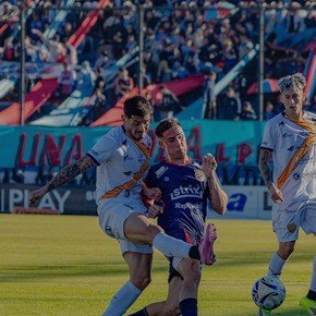 Arsenal empató con polémica y no se pudo acercar a la cima de la Primera B