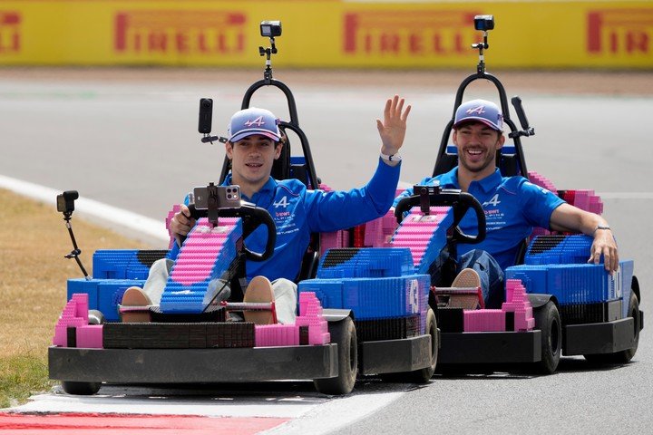 Colapinto y Gasly sumaron para Alpine. (AP Photo/Darko Bandic)