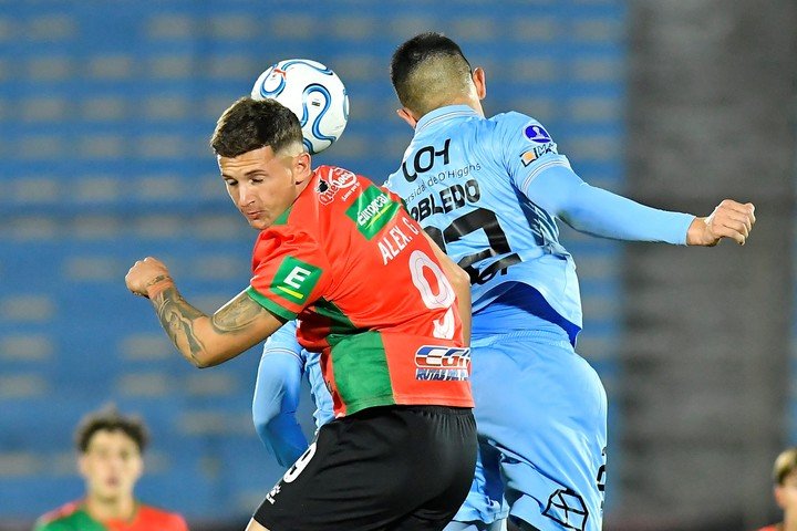 El central lleva 48 partidos y tres goles con la camiseta Celeste. EFE/ STR